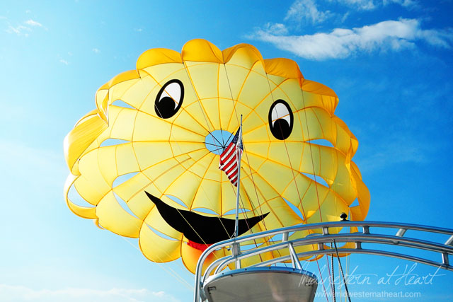 Pensacola Beach: Papa’s Pizza & Parasail Key Sailing