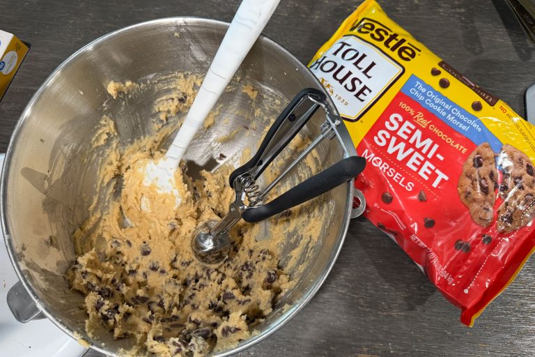 The Story Behind Nestlé Toll House Cookies 🍪